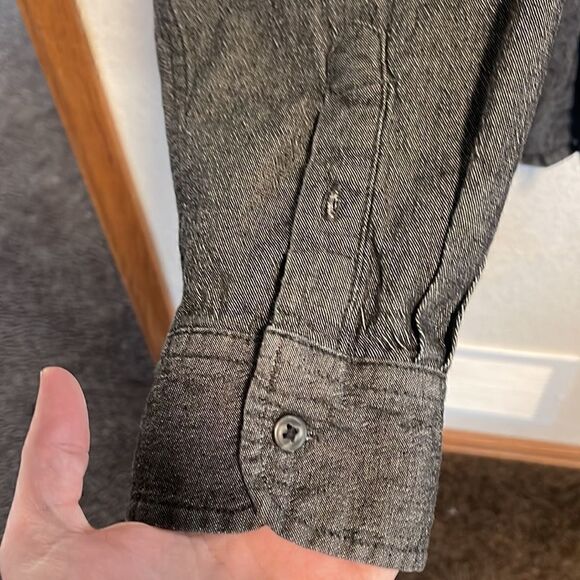 Wrangler- Premium Quality- Men’s Denim Button Down Dress Shirt, Size XL - Picture 4 of 6